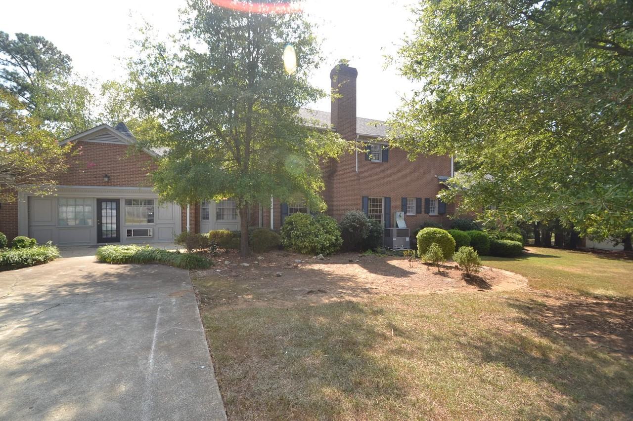 2500 Lynbridge Dr - Photo 2 of 10