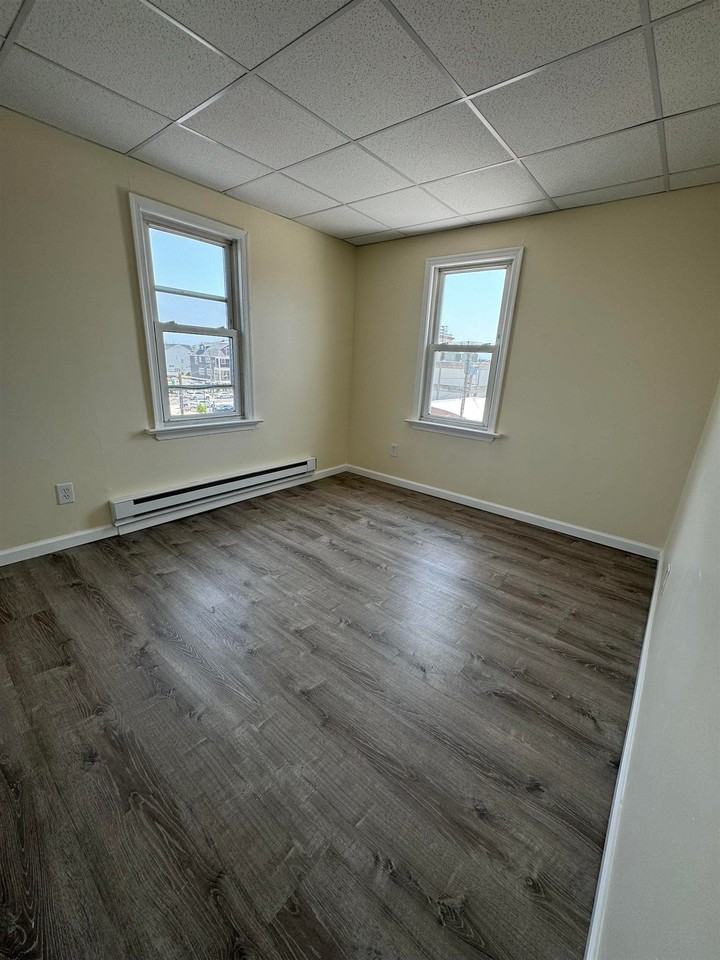 6419 Ventnor Ave #E1 - Photo 7 of 13