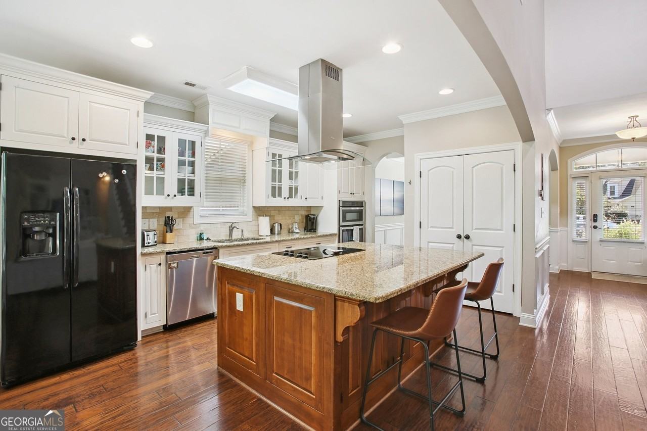 728 Gittings Avenue - Photo 6 of 26