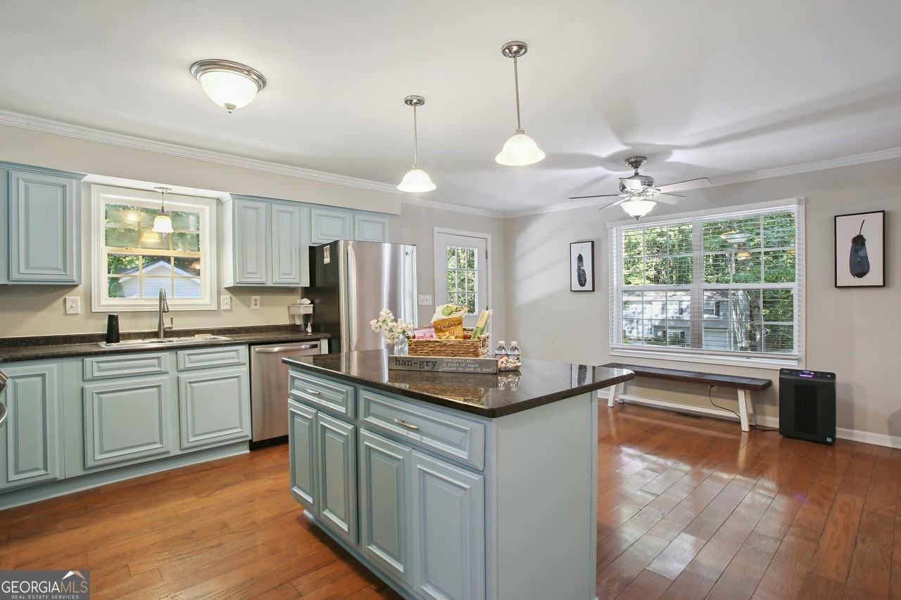 102 Hickory Drive - Photo 3 of 25