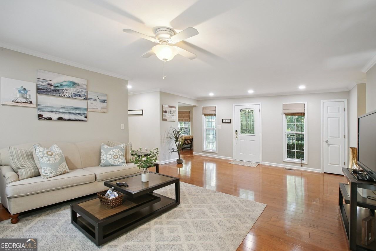 102 Hickory Drive - Photo 6 of 25