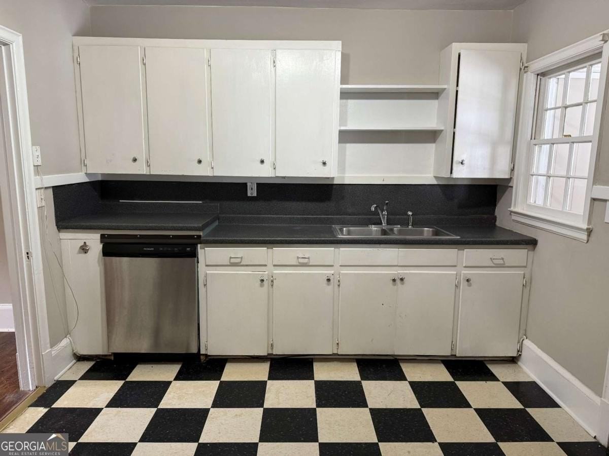 300 Forrest Avenue #B - Photo 6 of 11