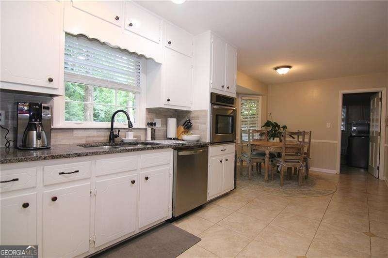 3571 Sunderland Circle Northeast - Photo 5 of 26