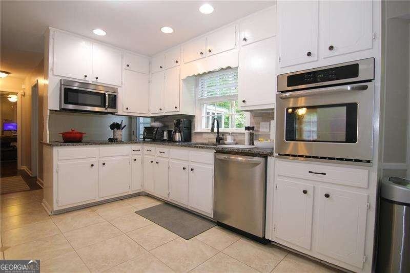 3571 Sunderland Circle Northeast - Photo 6 of 26