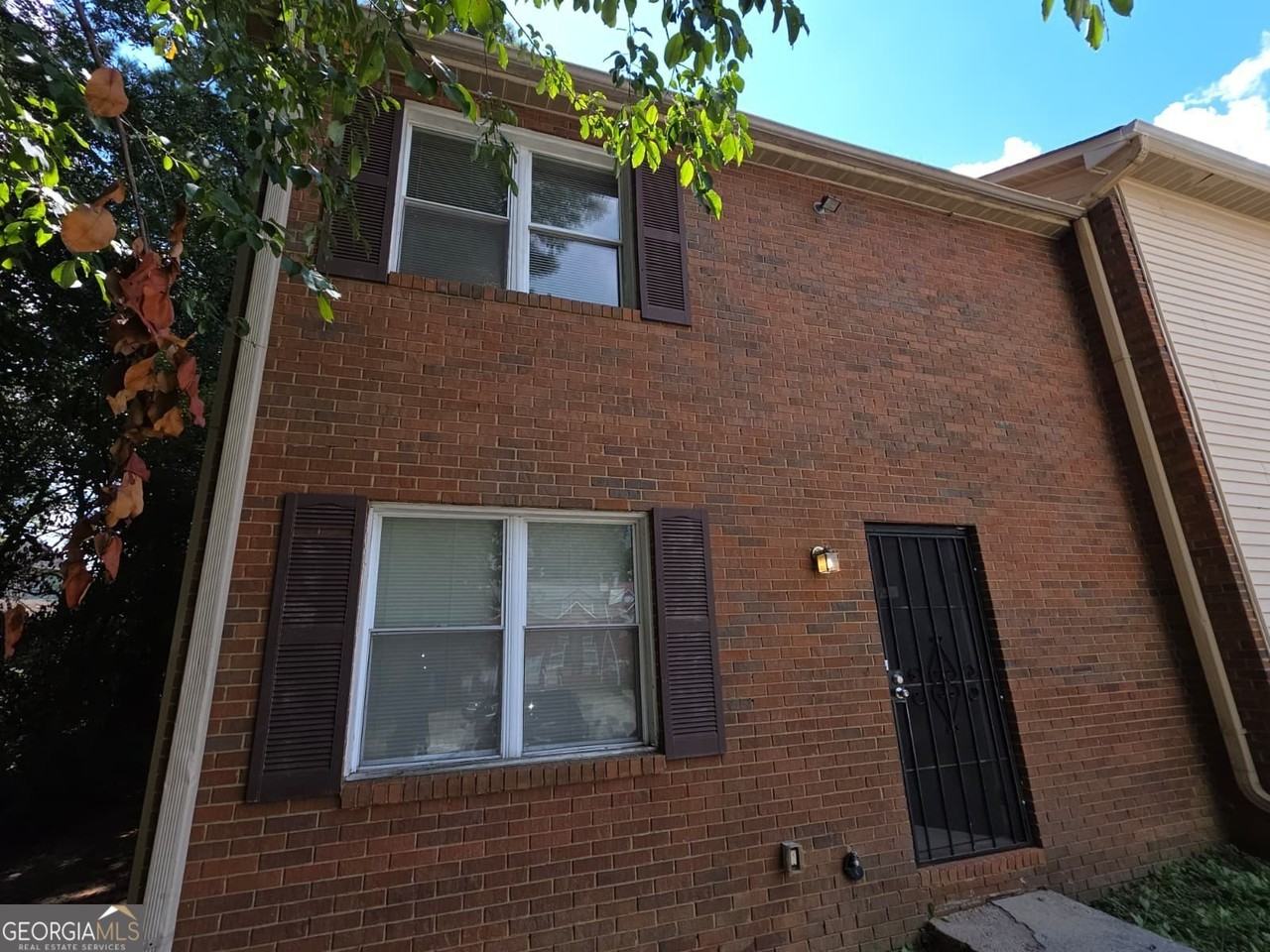 904 Holden Lane - Photo 2 of 12