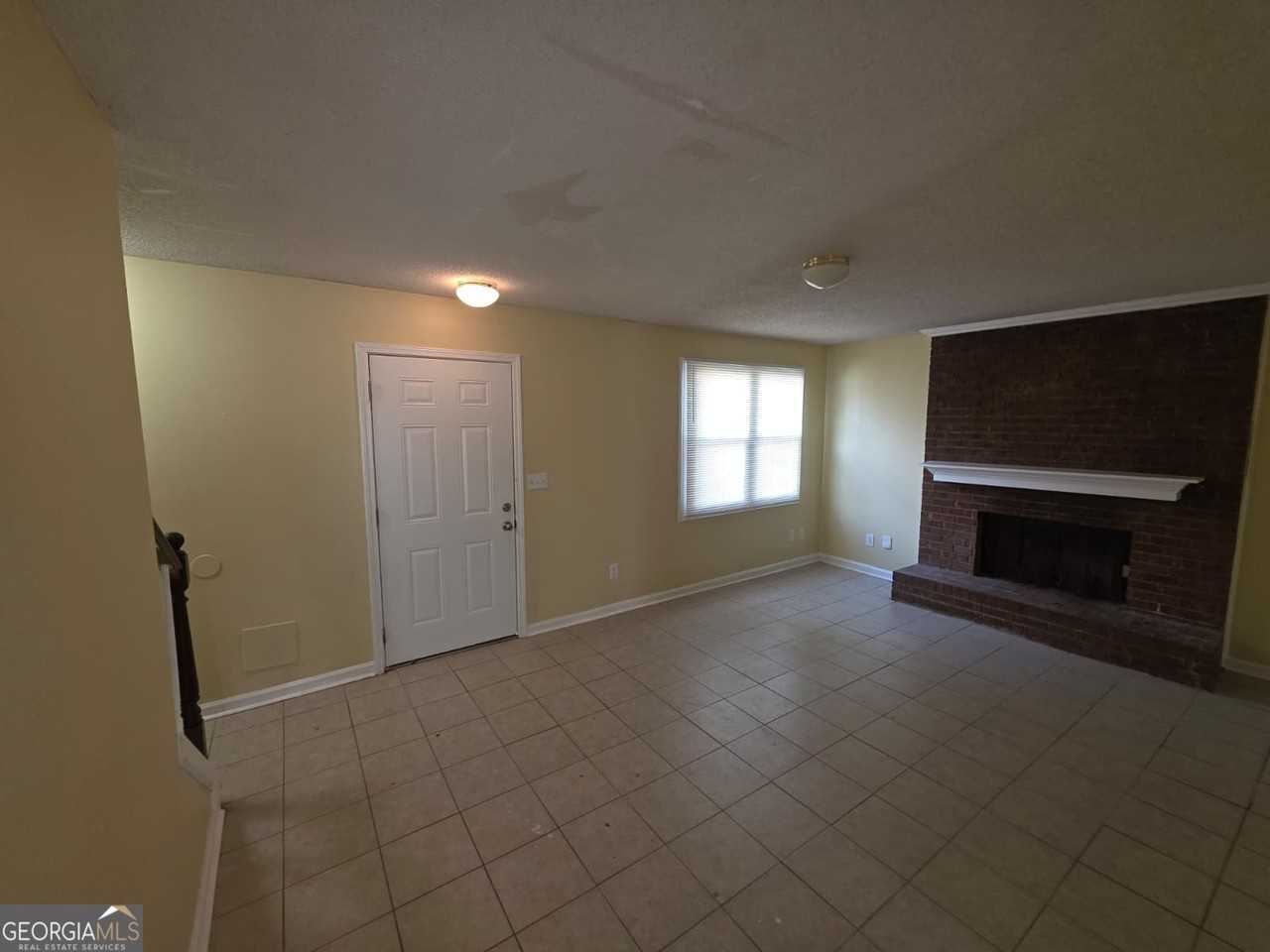 904 Holden Lane - Photo 5 of 12