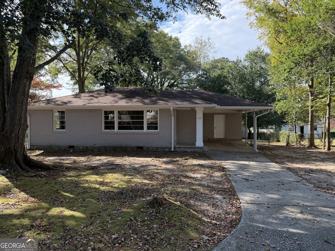 109 Scarlett Dr - Photo 2 of 50