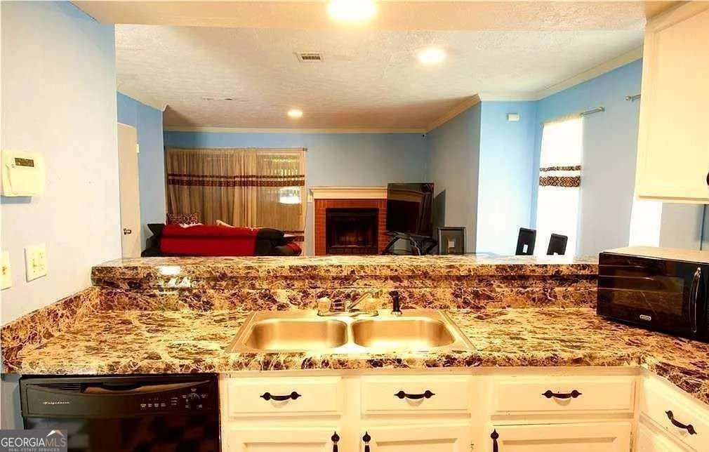 852 Glynn Oaks Dr - Photo 2 of 14