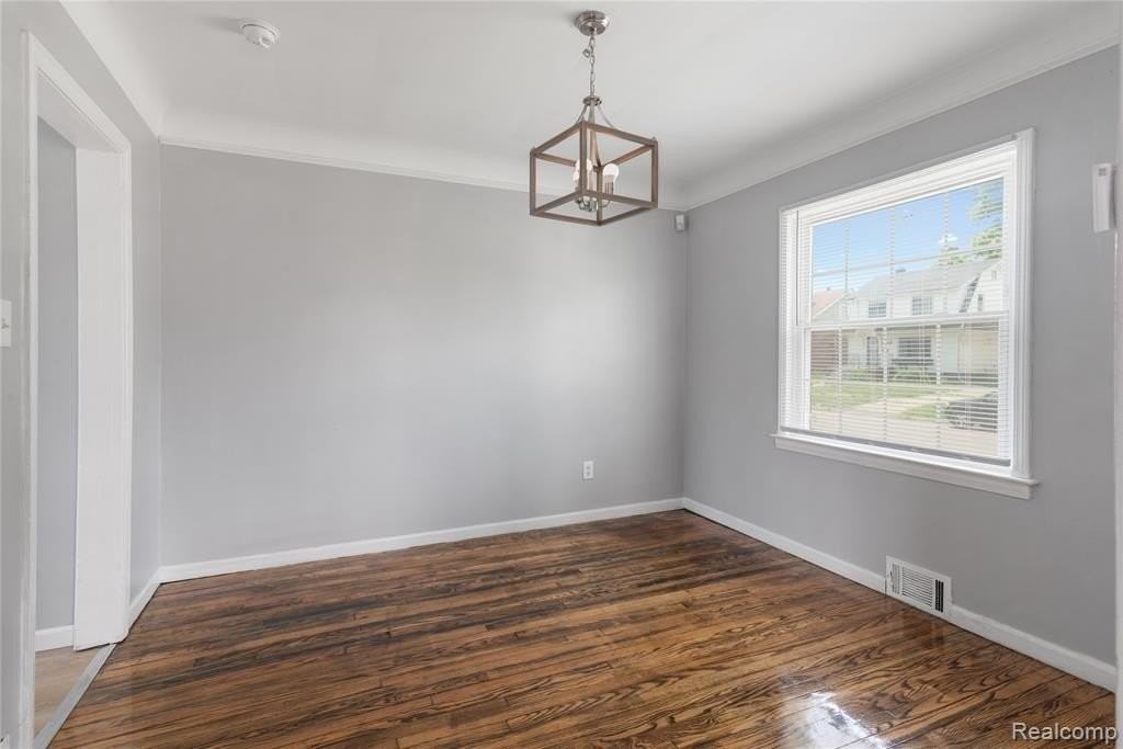 4196 Buckingham Ave - Photo 2 of 6