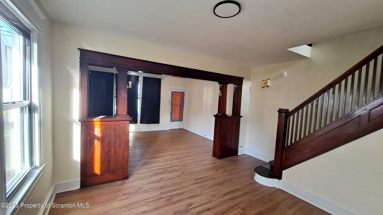 909 W Linden St Unit 2 #2 - Photo 5 of 7