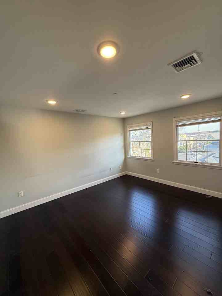 9 E 50th St #2 - Photo 2 of 12