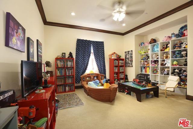 4718 White Oak Avenue - Photo 2 of 8