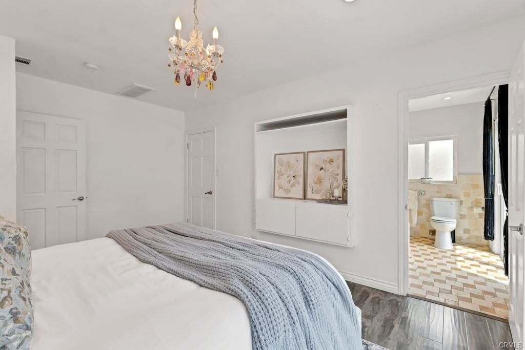 19419 Oxnard St - Photo 3 of 8