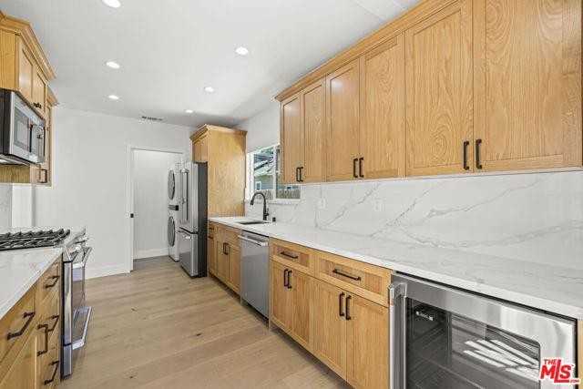 11151 Hortense Street - Photo 3 of 8
