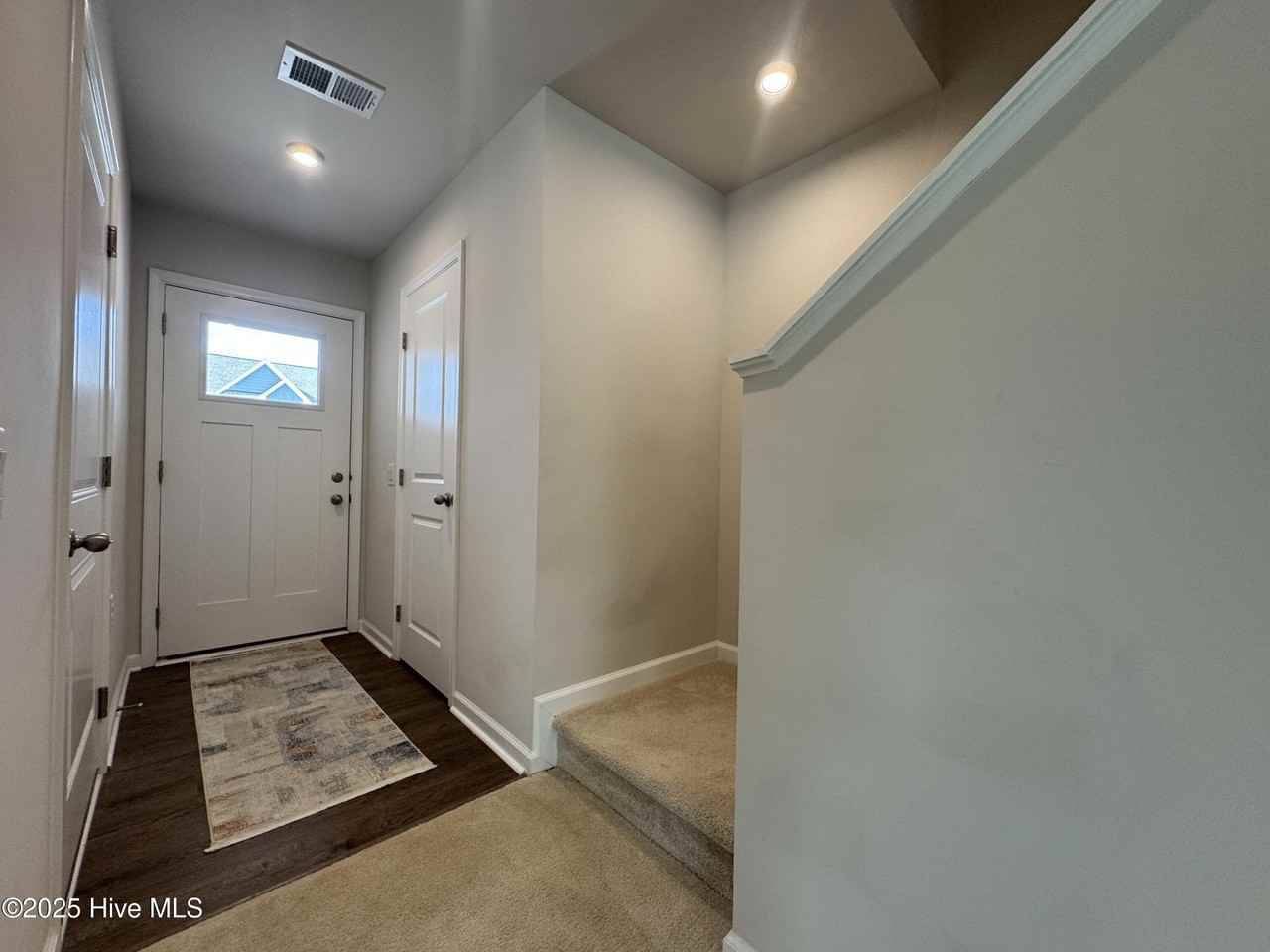 3170 Edgehill Dr - Photo 2 of 26