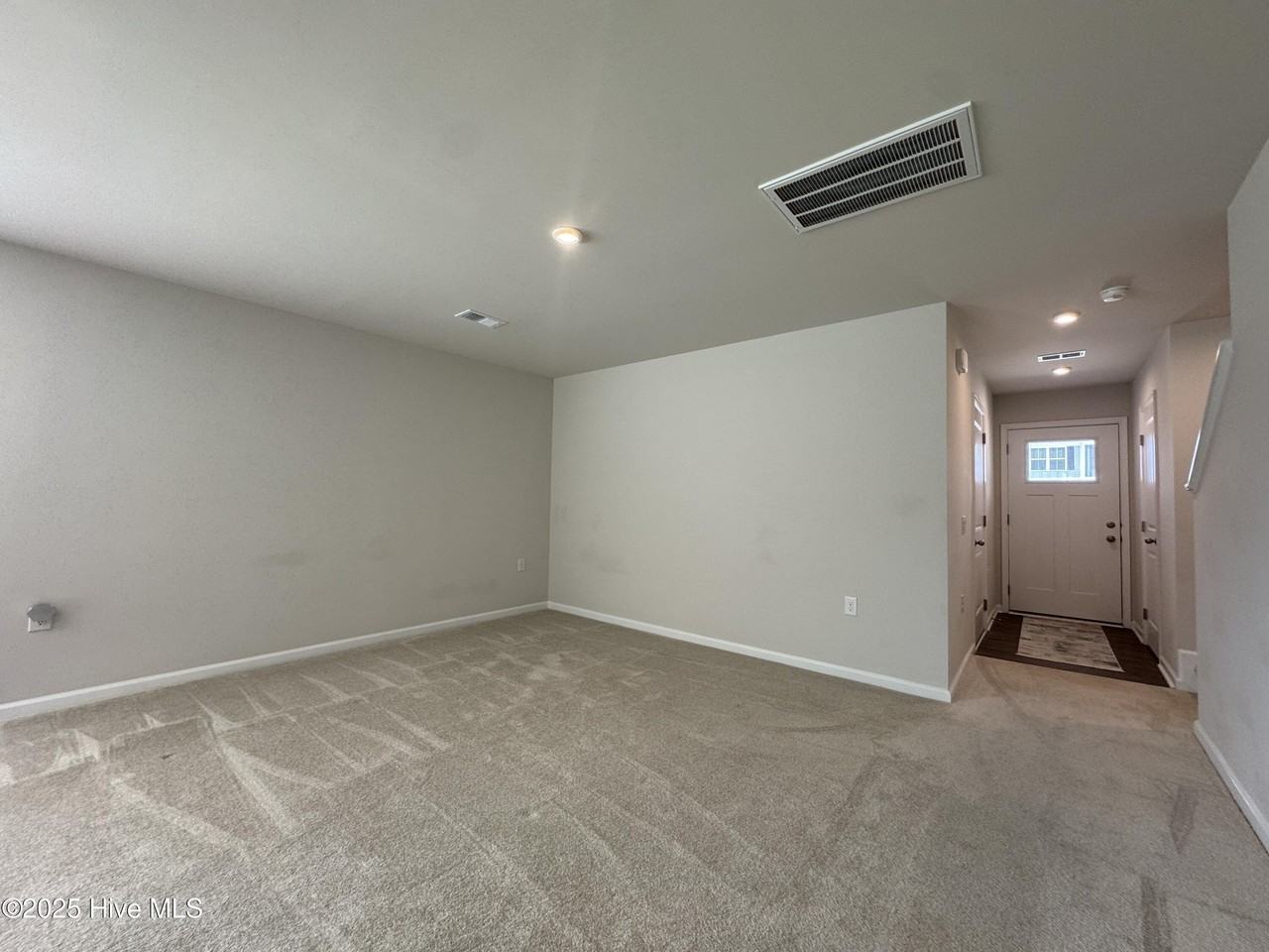 3170 Edgehill Dr - Photo 4 of 26