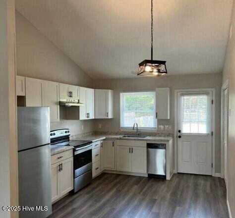 2123 E 4th St - Photo 5 of 15