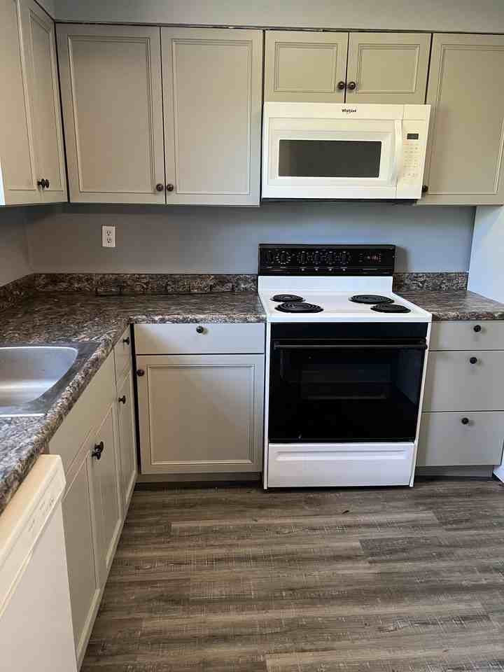 421 Redding Rd Apt 57 #57 - Photo 7 of 24