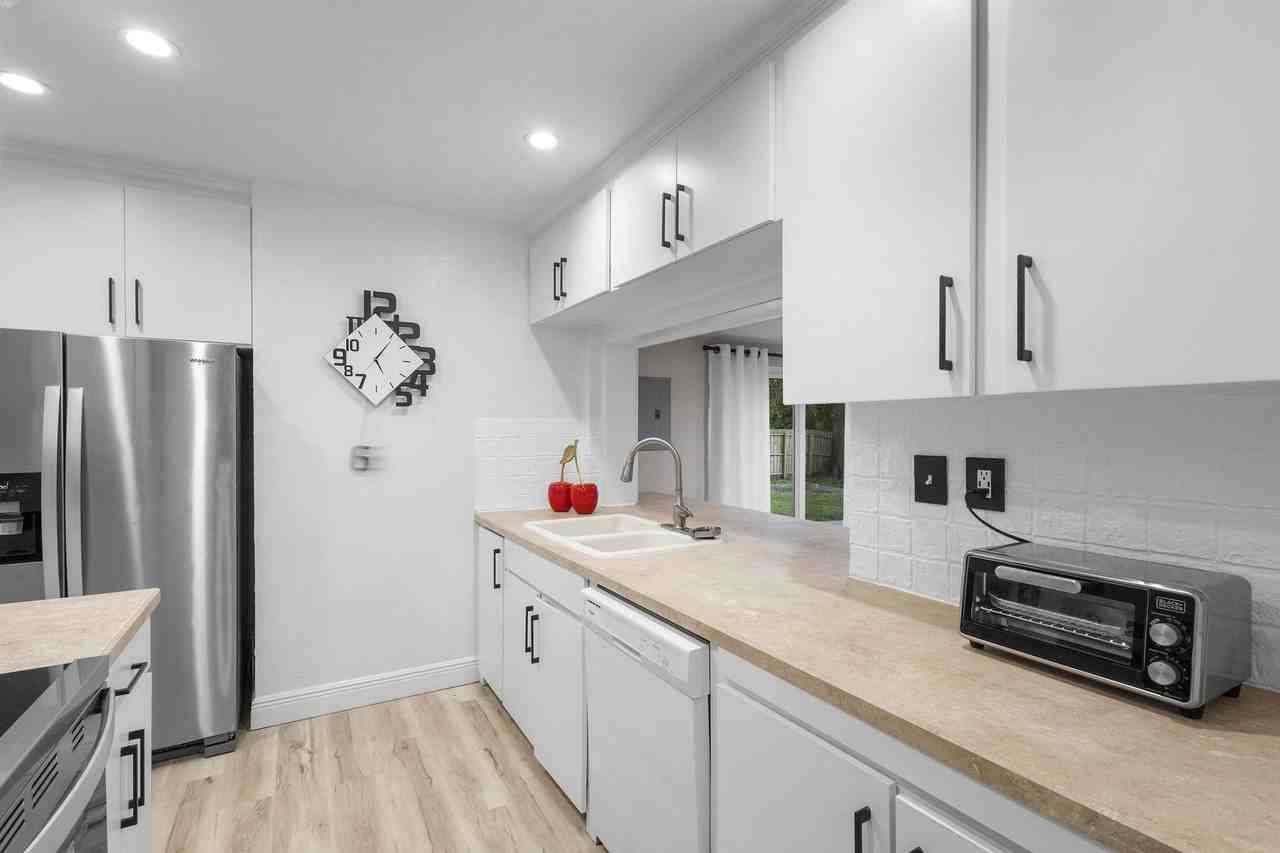 Mimosa Dr - Photo 3 of 15