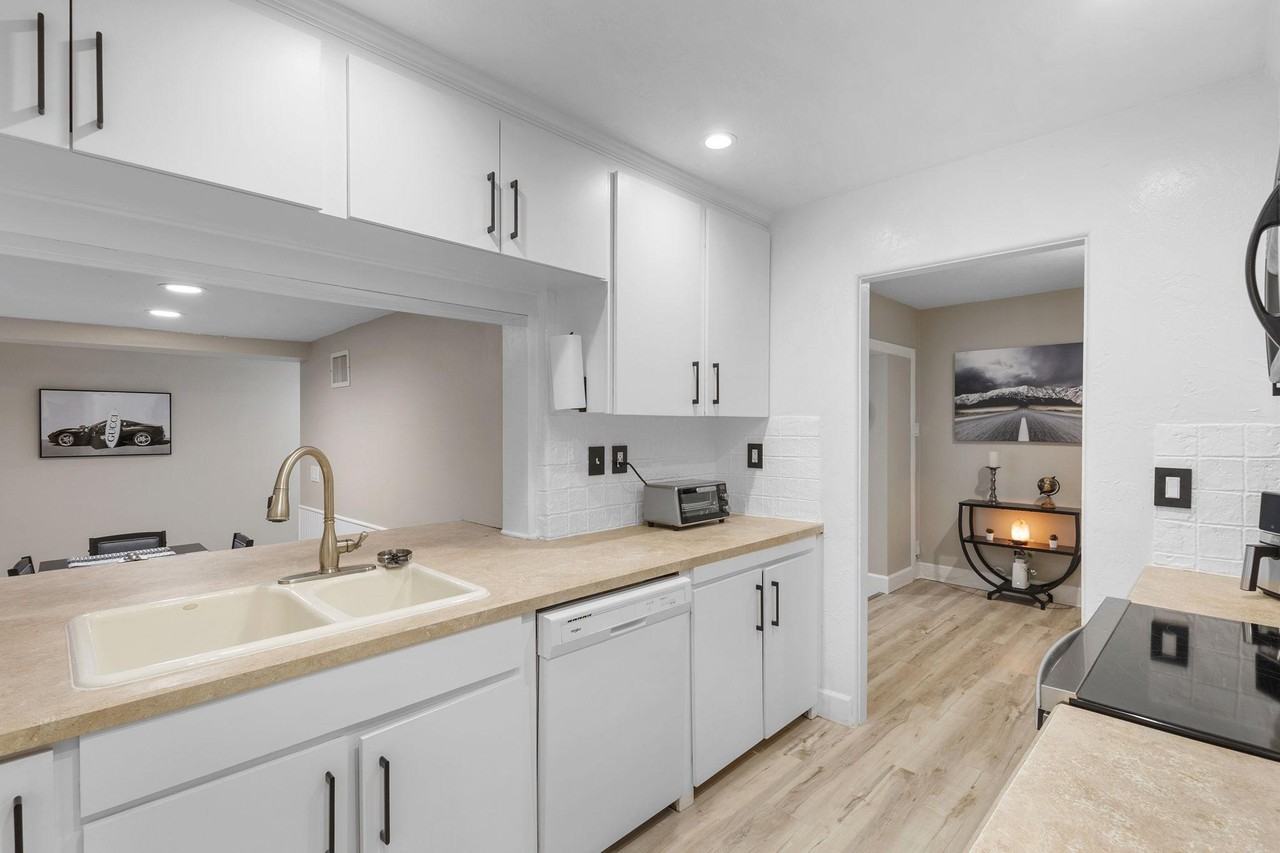 Mimosa Dr - Photo 4 of 11