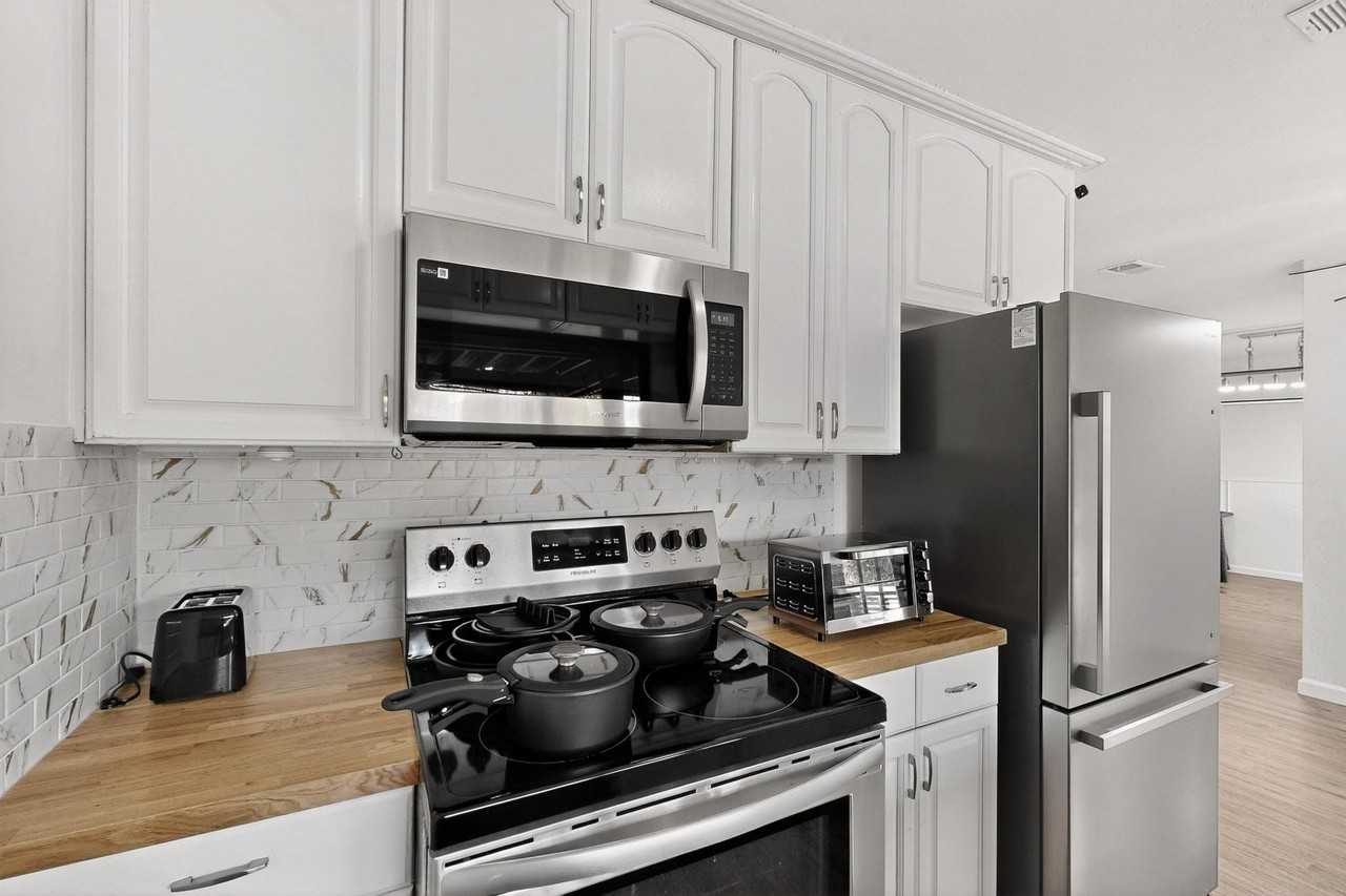 Willow Ln - Photo 2 of 9