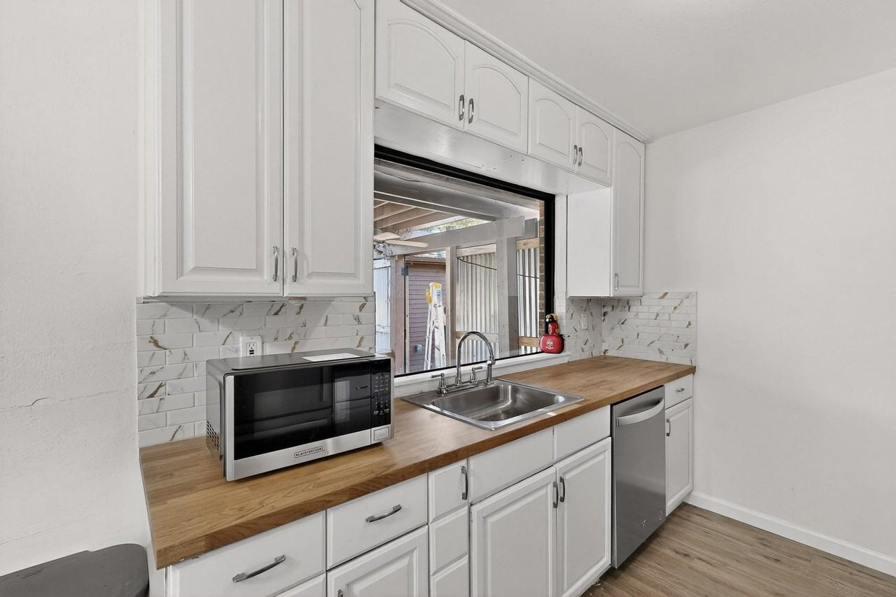 Willow Ln - Photo 3 of 9