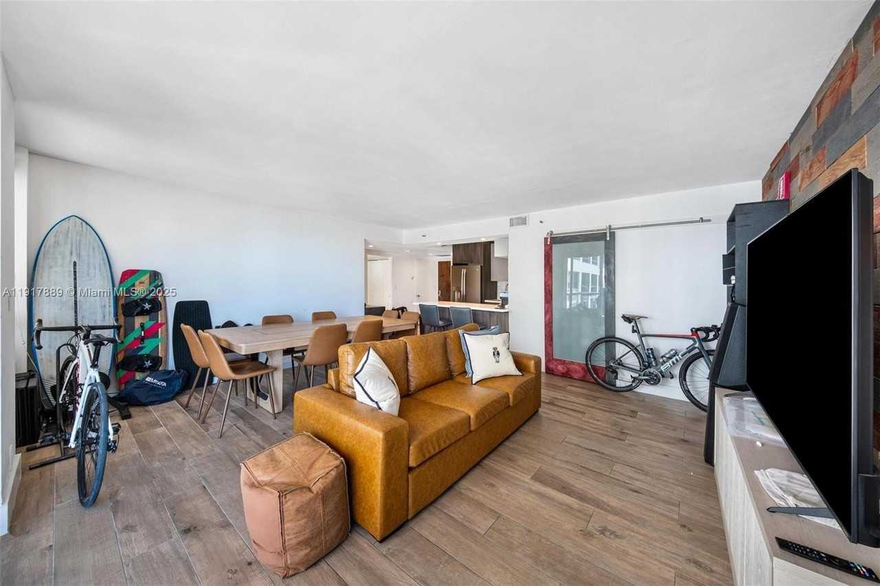 1541 Brickell Ave #C406 - Photo 5 of 50