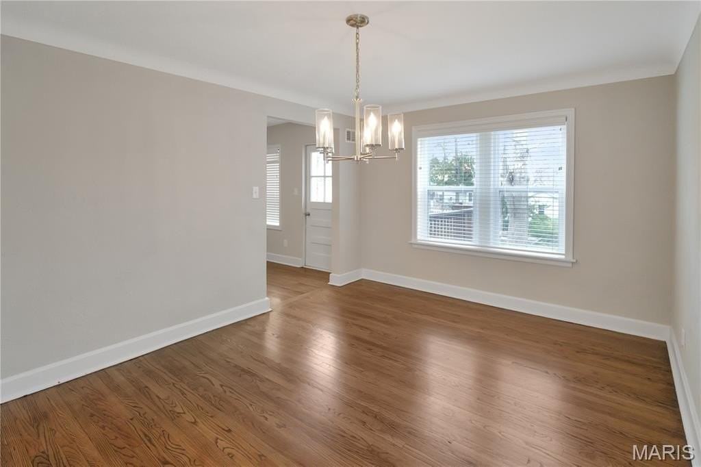 8729 Bridgeport Ave - Photo 5 of 17