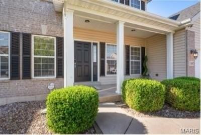 1092 Pierpoint Ln - Photo 2 of 50