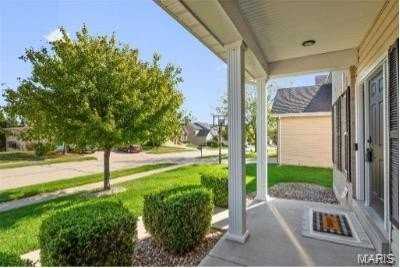 1092 Pierpoint Ln - Photo 3 of 50