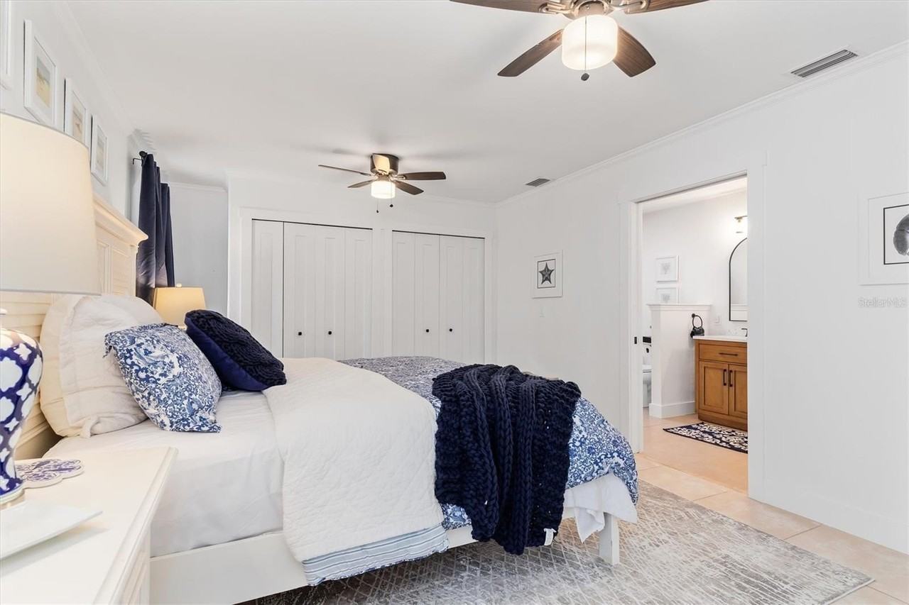 1301 Appian Dr - Photo 3 of 43