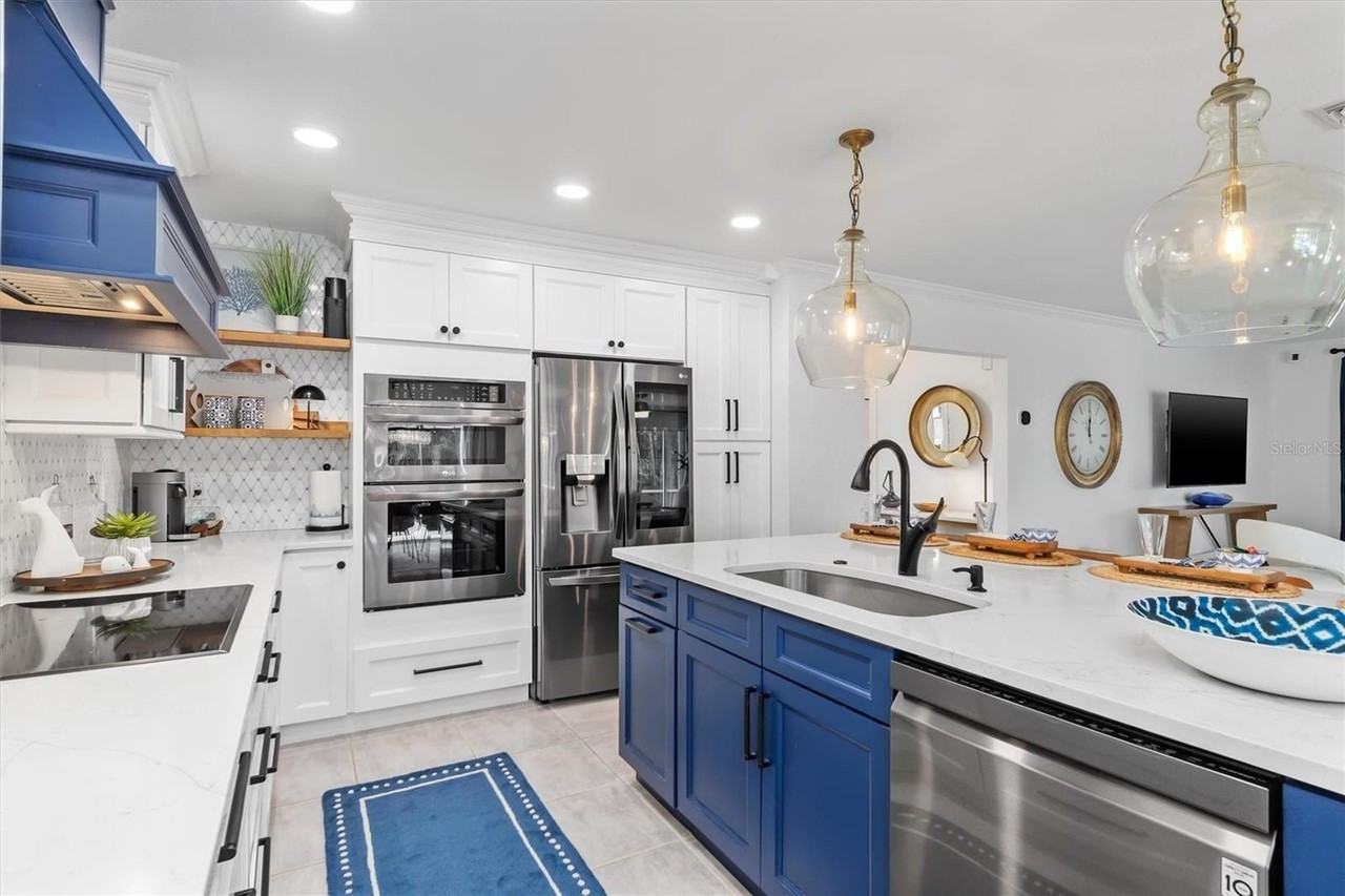 1301 Appian Dr - Photo 5 of 43