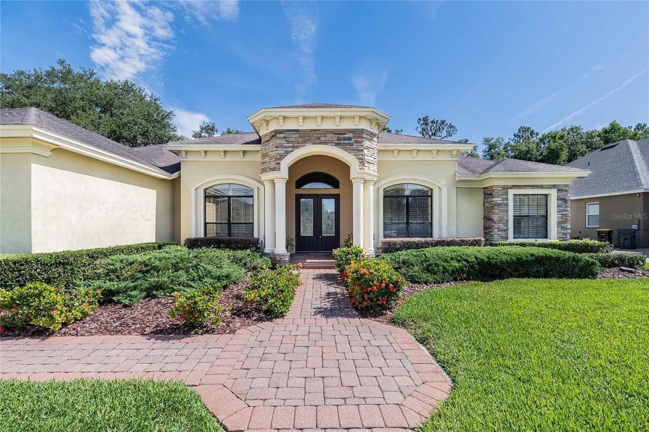 6658 Crescent Woods Cir - Photo 3 of 50