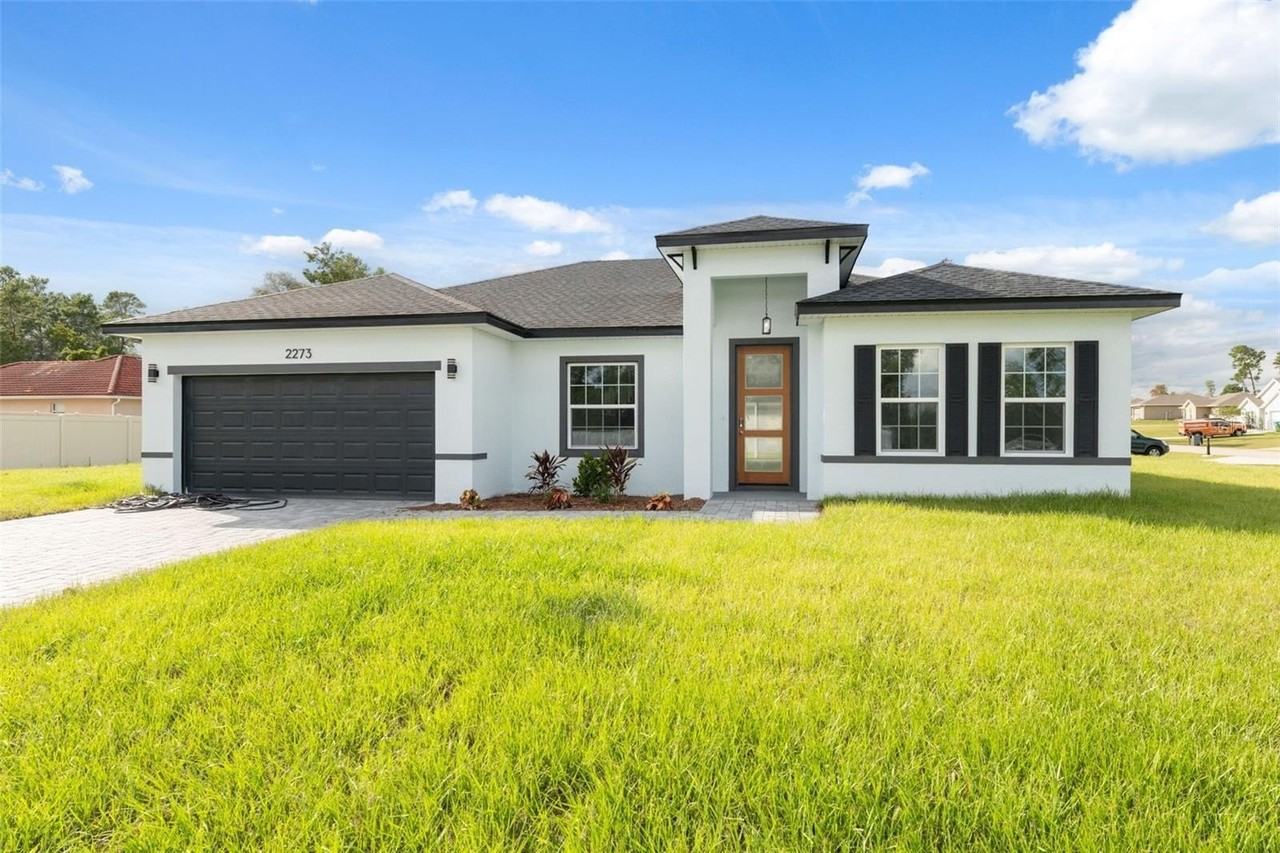 2273 Sw 158th Street Rd - Photo 6 of 32