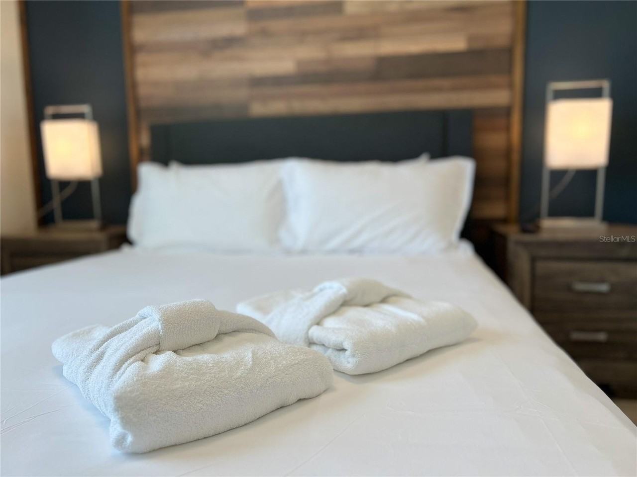 2442 Dubai St - Photo 7 of 43