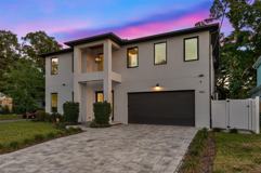 902 West Plymouth Street - Photo 1 of 1