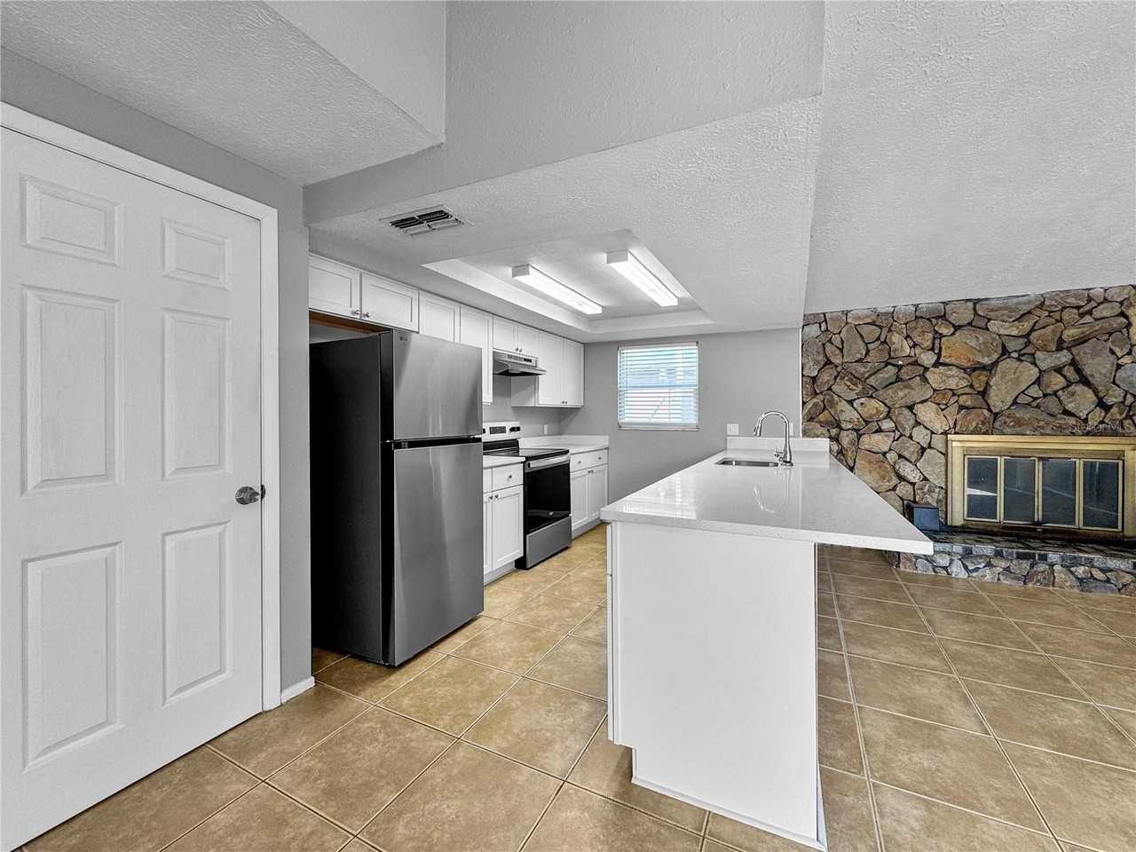 12028 Shadow Ridge Blvd - Photo 5 of 16