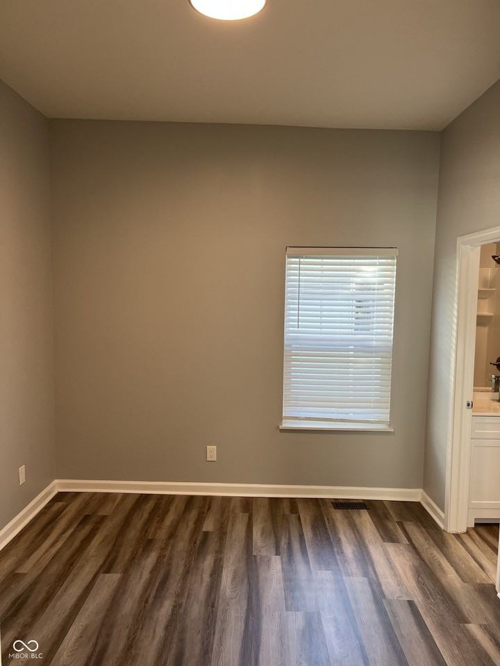 838 North Temple Avenue - Photo 6 of 20