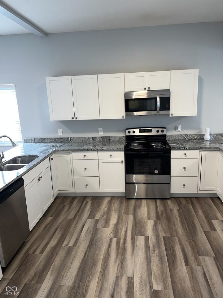 838 N Temple Ave - Photo 7 of 19