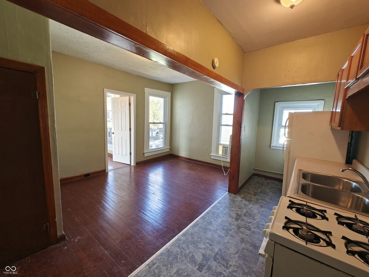 202 East Taylor Street #1 - Photo 2 of 11