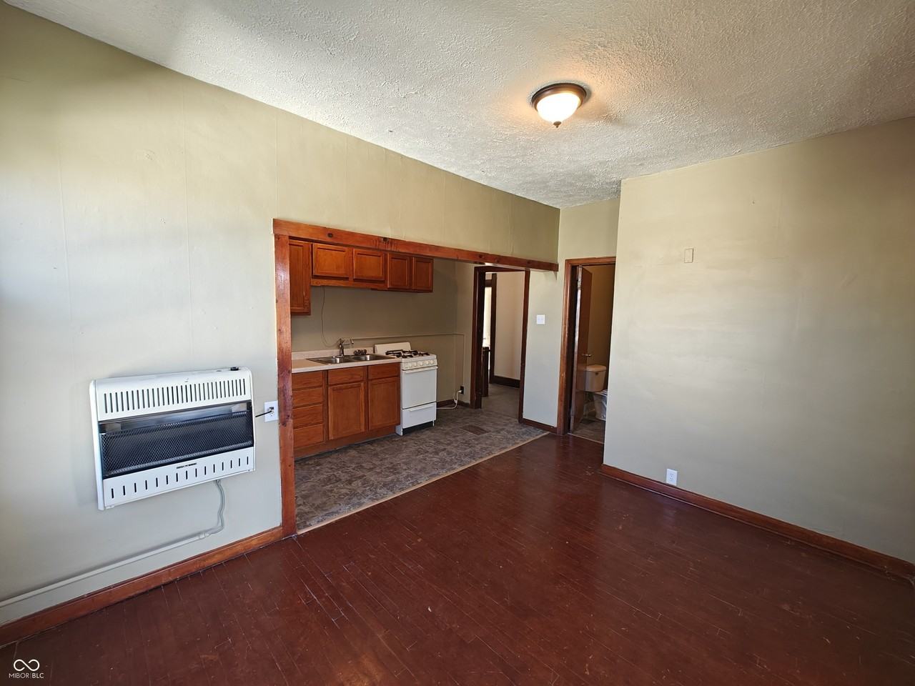 202 East Taylor Street #1 - Photo 4 of 11