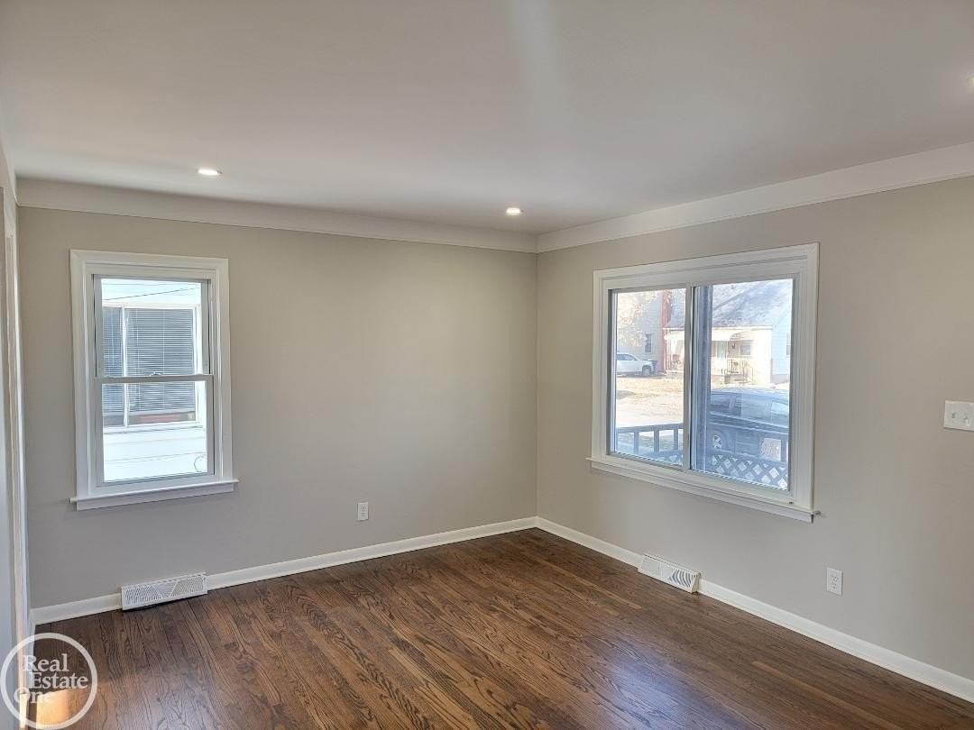 7212 Hupp Ave - Photo 3 of 12