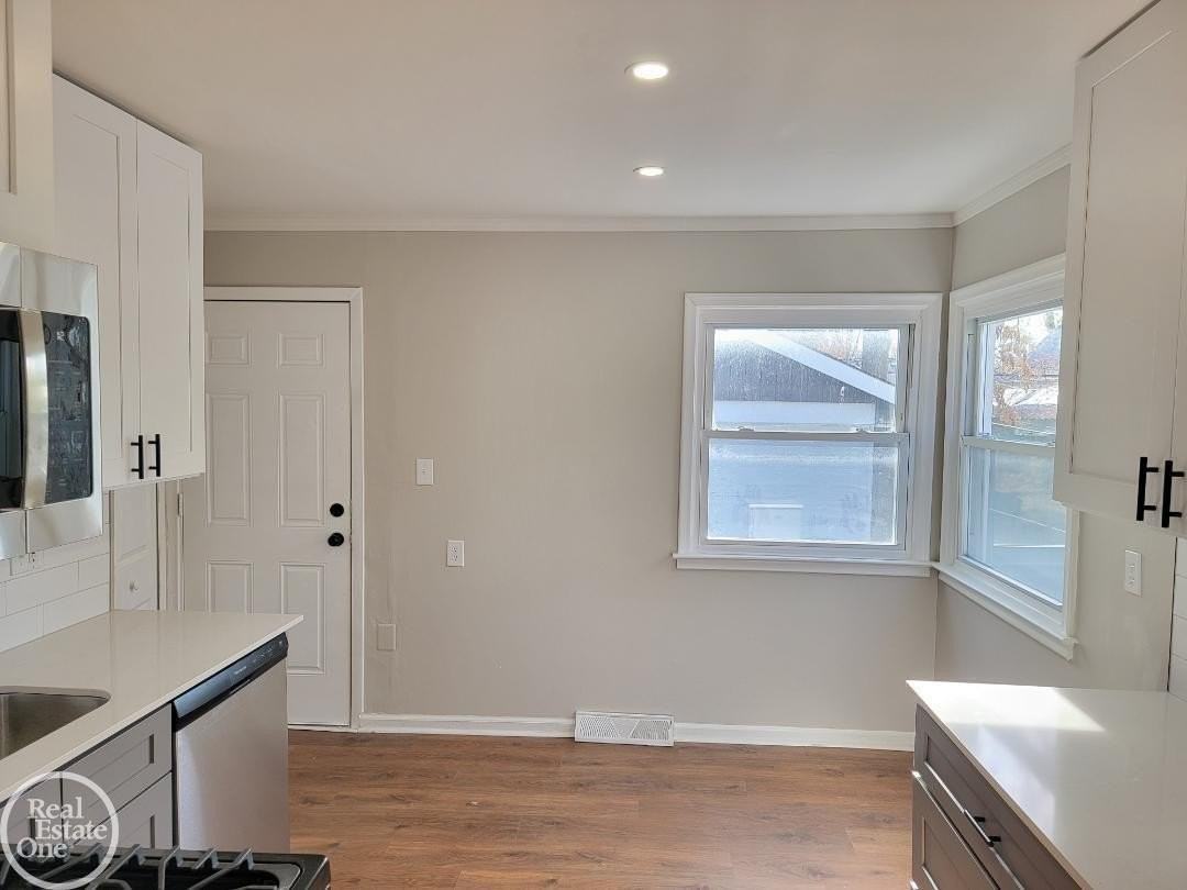 7212 Hupp Ave - Photo 5 of 12