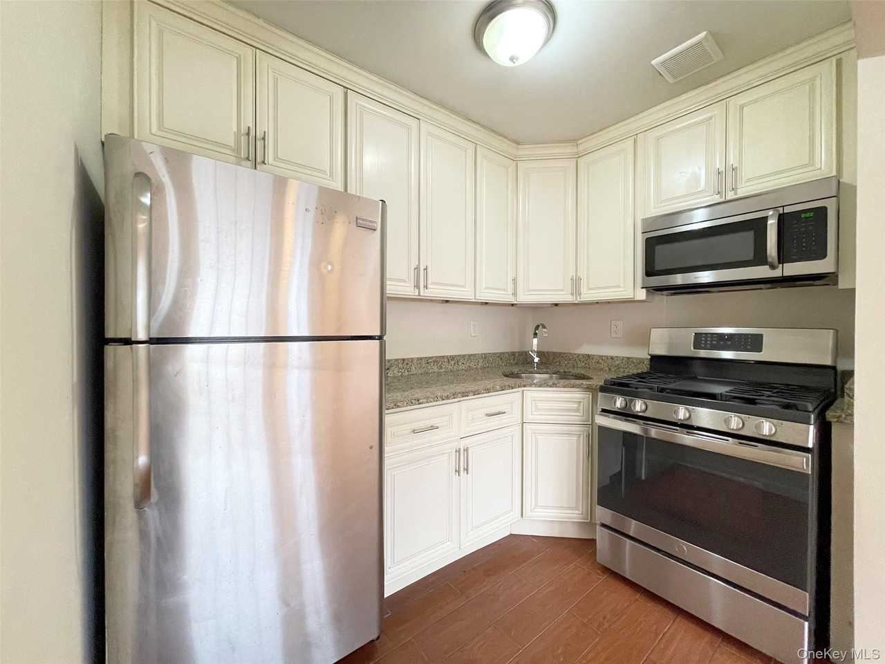 10-03 36th Avenue #2F - Photo 4 of 14