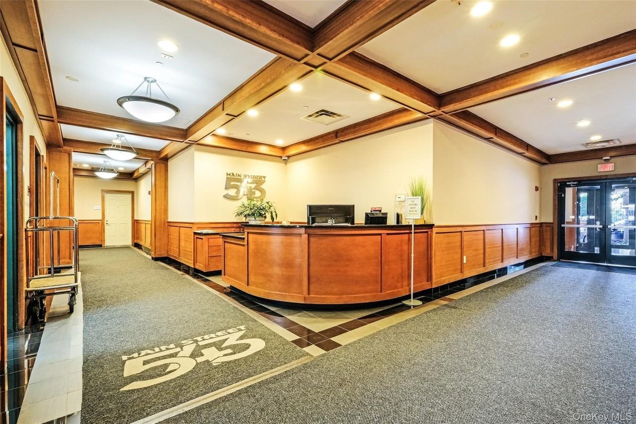 543 Main St Apt 402 #402 - Photo 2 of 21