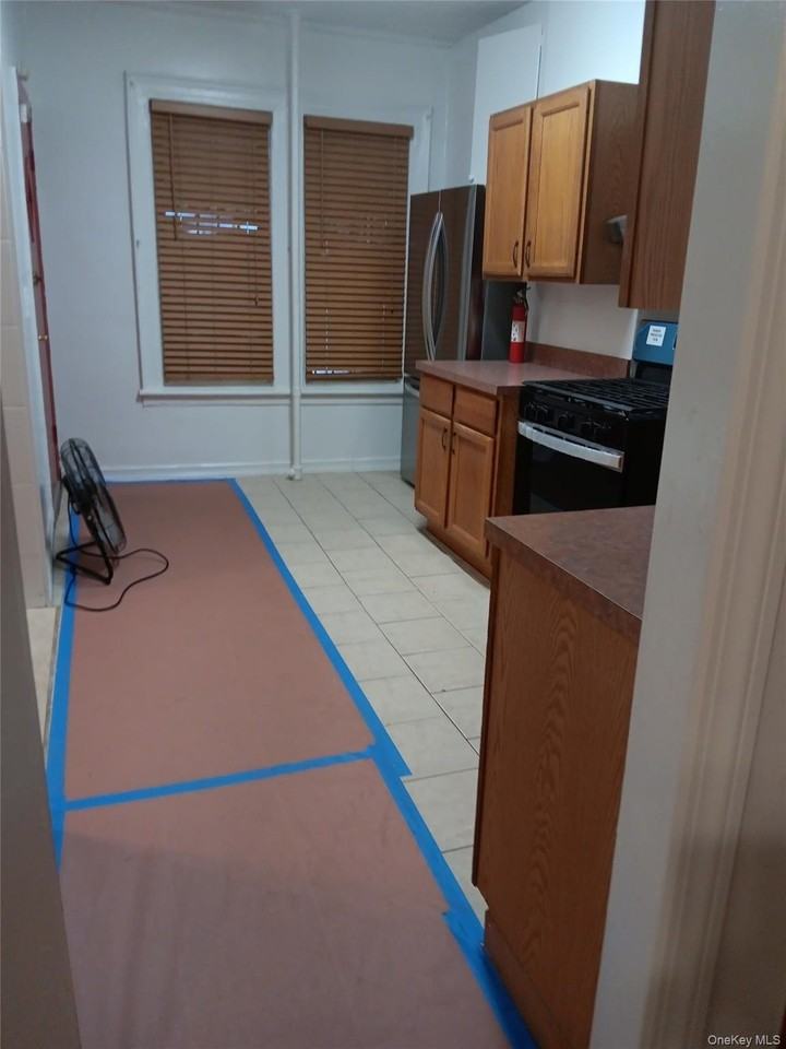 1811 Wallace Ave - Photo 7 of 30