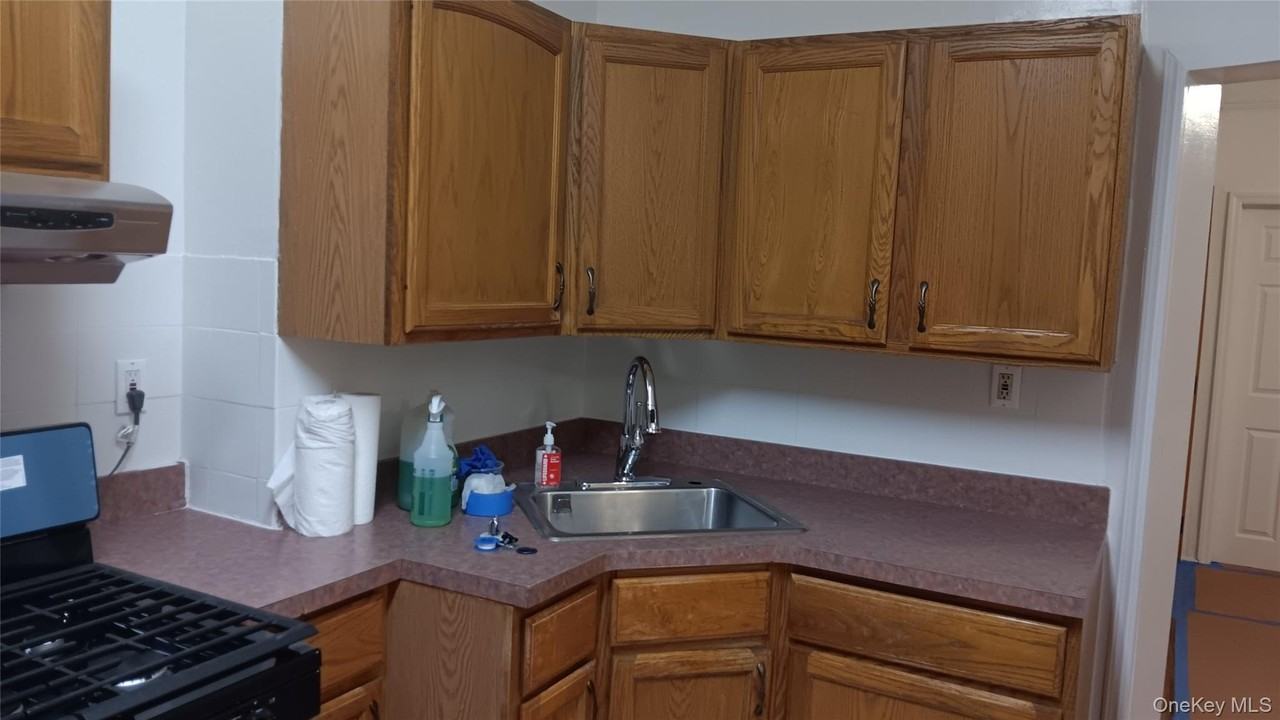 1811 Wallace Ave - Photo 5 of 30