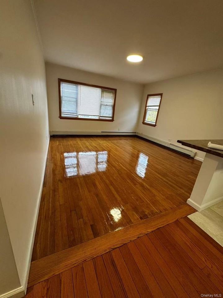 14945 19th Ave - Photo 2 of 9