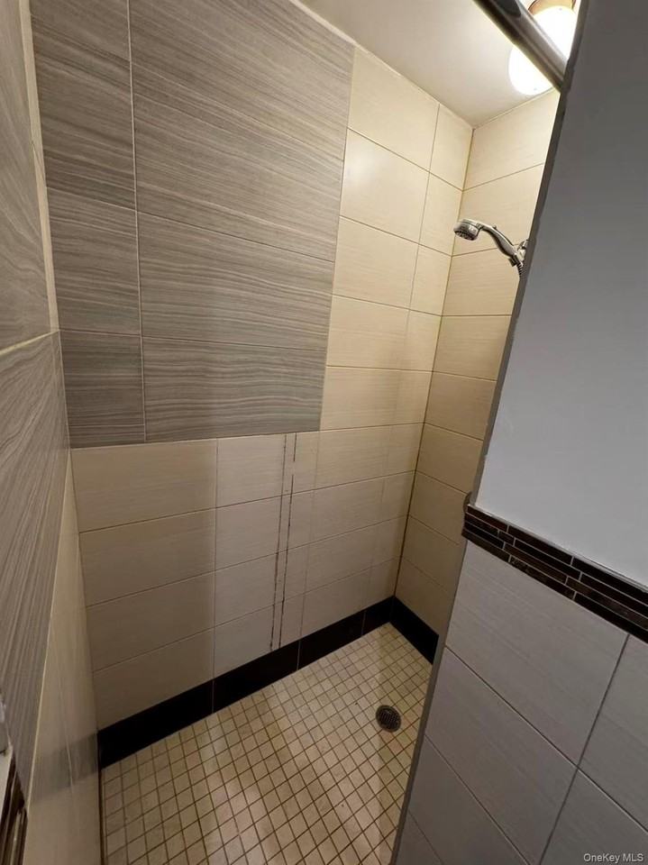 14945 19th Ave - Photo 6 of 9