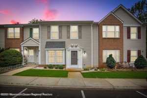 featured image of 27 Haverford Court #7